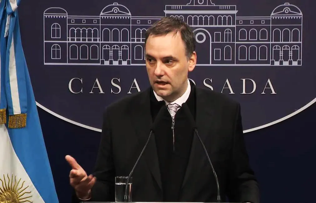 Manuel Adorni (captura)2