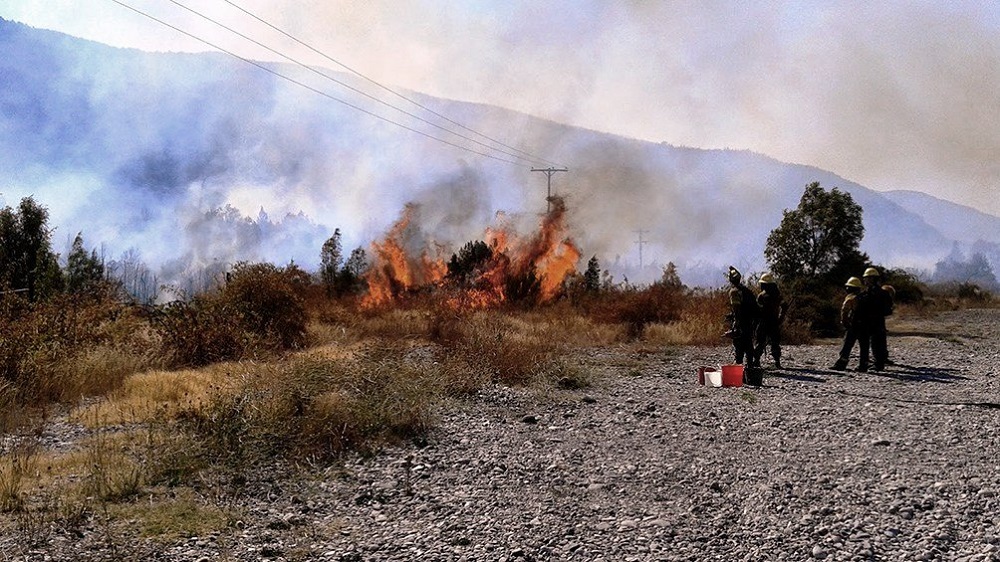 Incendio en Lago Puelo by Télam