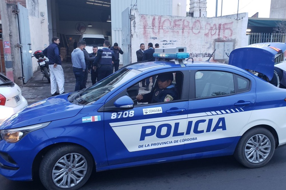 asalto avícola @leoguevara80