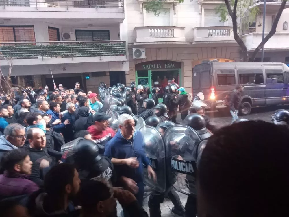 Represión en Recoleta 1 by Barricada TV