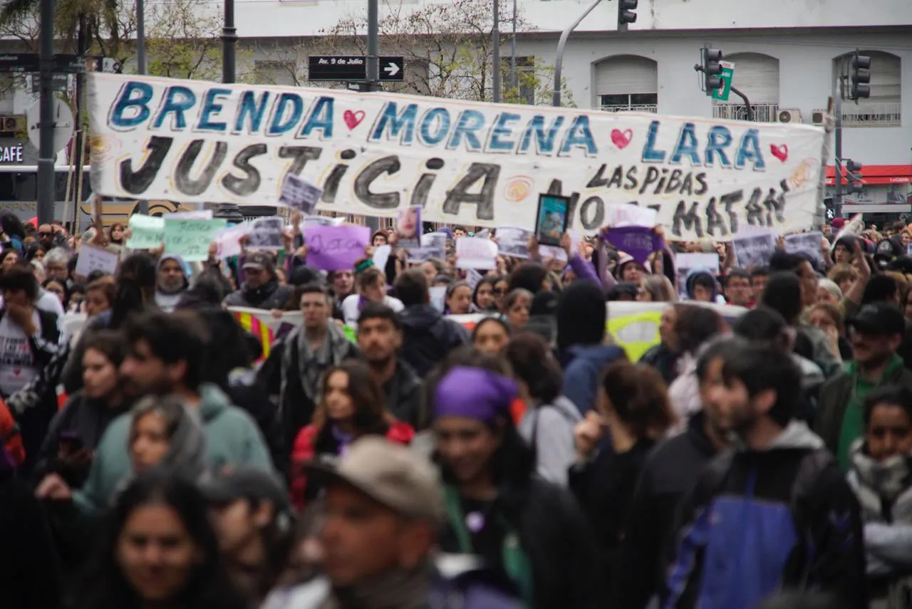 Reclamo por Brenda Morena y Lara (Mumalá)