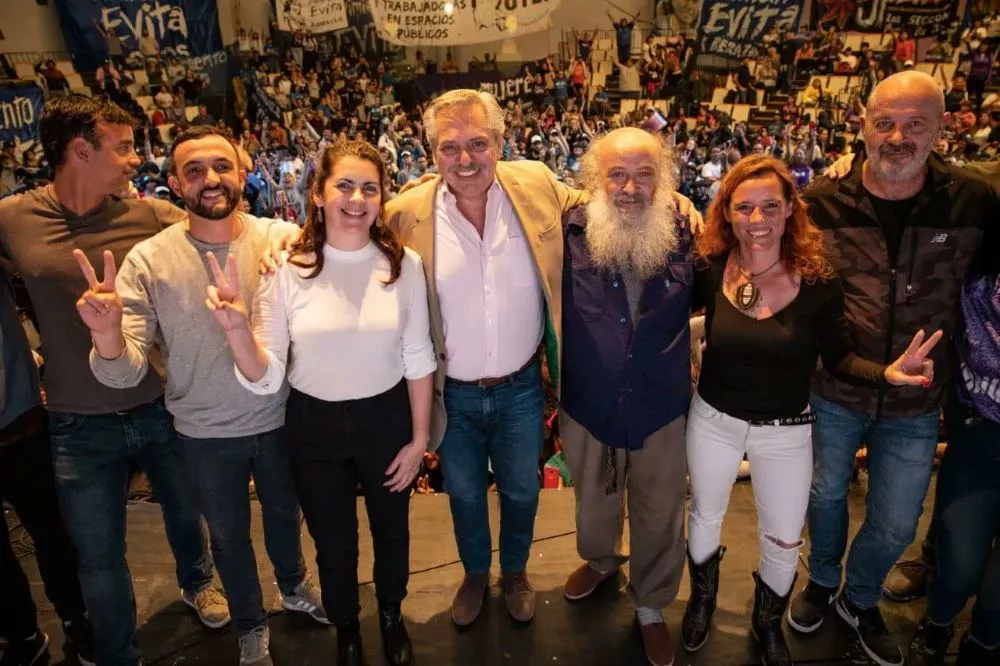 Fernández con Mov Evita by @MovimientoEvita