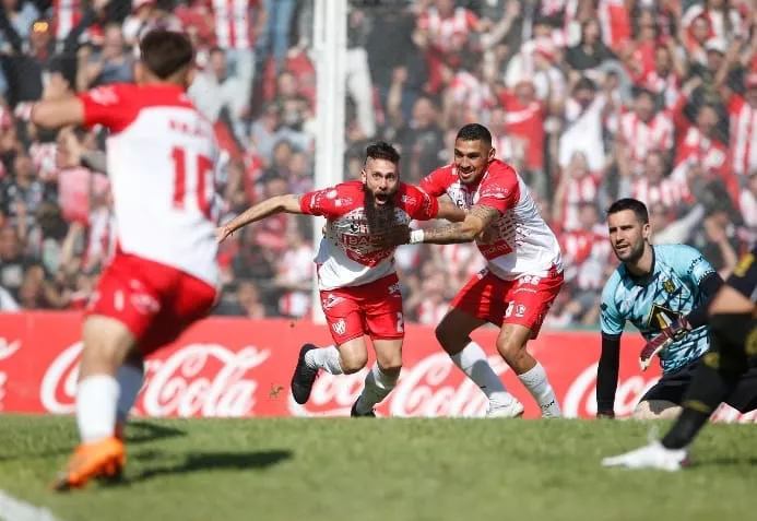Instituto-Deportivo Madryn by prensa Instituto