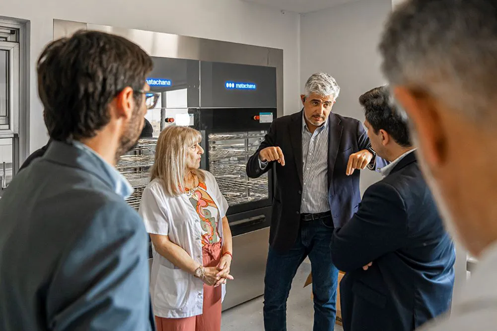 Mtro de Salud en HospitalPasteur by prensa.cba