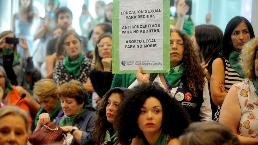 debate aborto legal by Alfredo Martínez