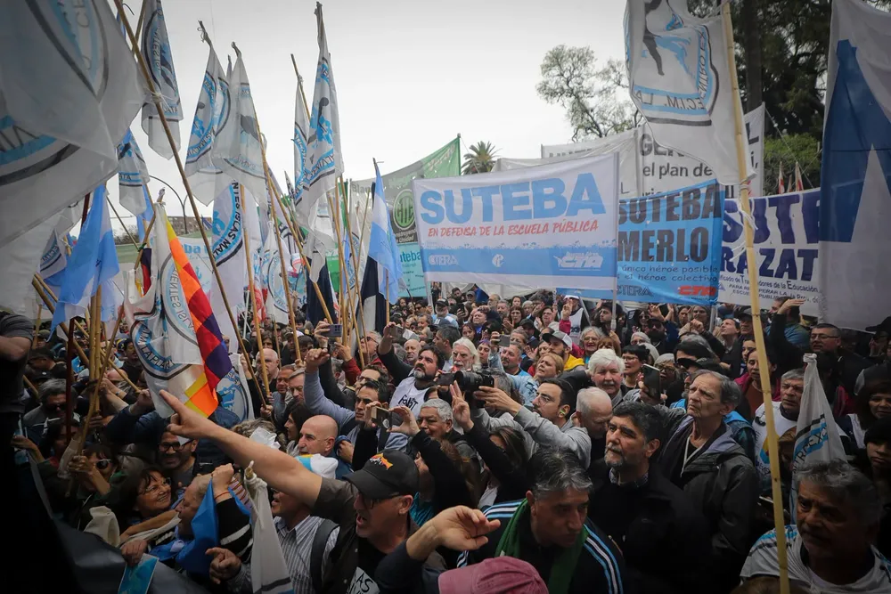 Marcha por la Ley de Tierras (Redes de Rodolfo Aguiar)