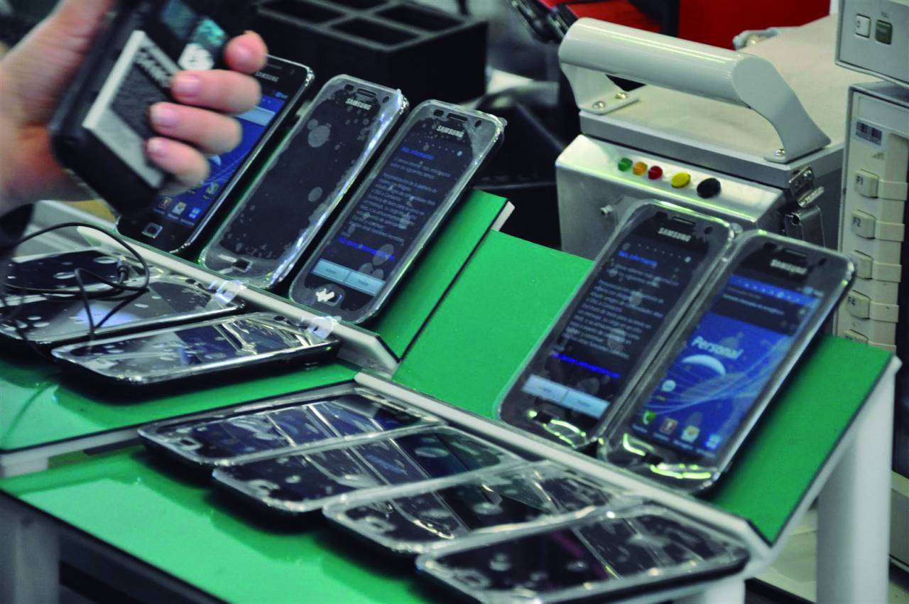 Producción de celulares by gentileza