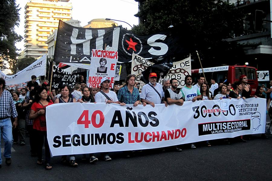 HIJOS marcha