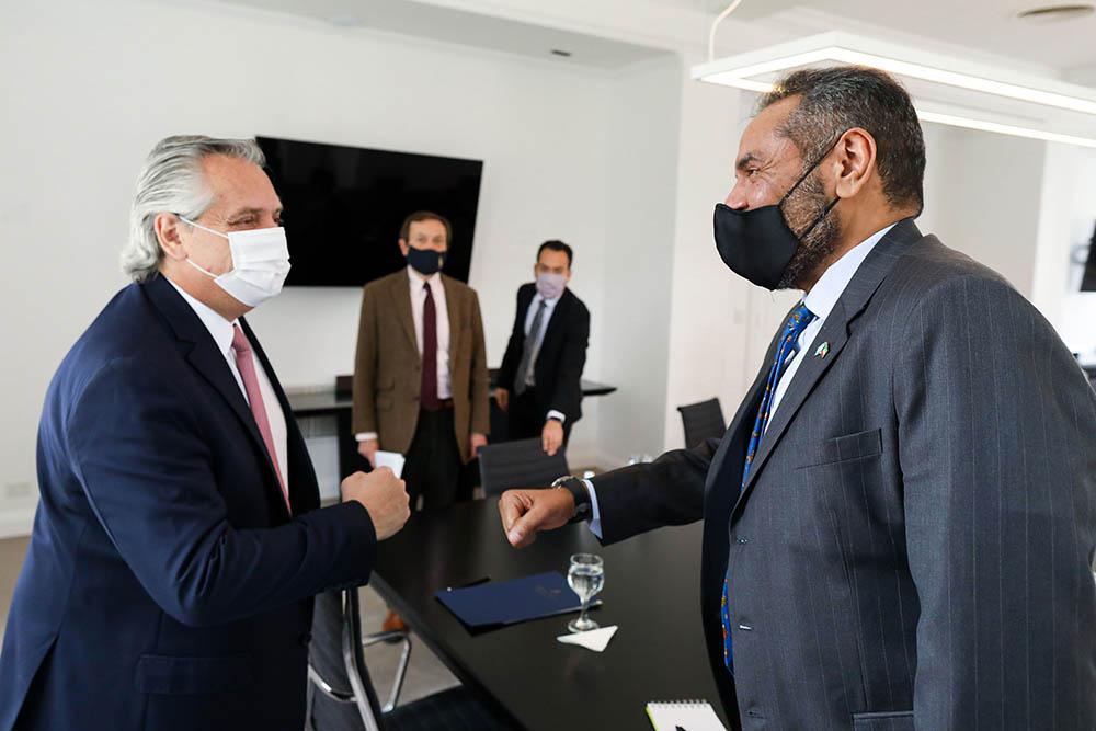 Alberto Fernandez - embajador kuwaití Abdullah Ali Alyahya