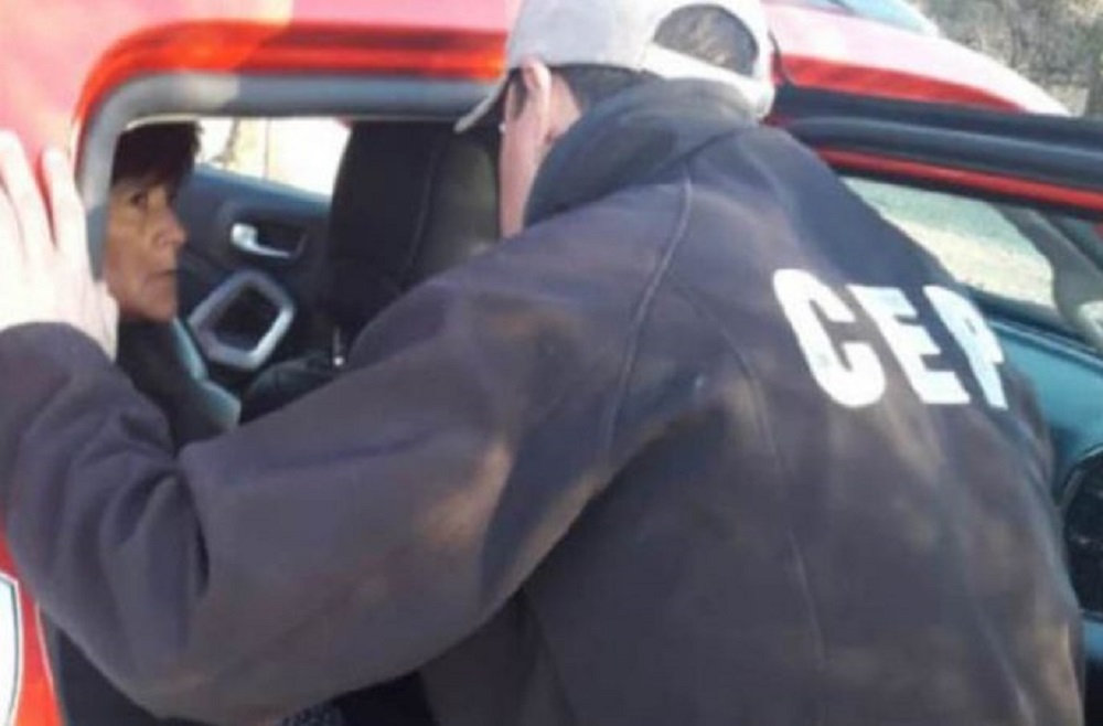 Rescataron a una turista que se descompensó en el Cerro de la Cruz