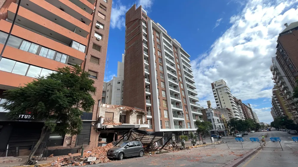 Derrumbe en barrio Güemes 3 (Mateo Campos)