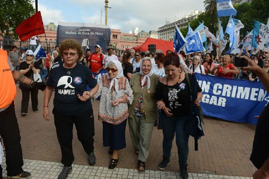 Marcha de la resistencia Tiempo Argentino