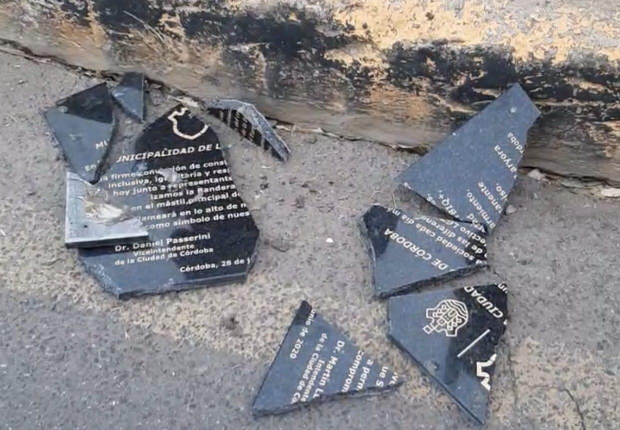 Destrozos parque Sarmiento Día del Orgullo