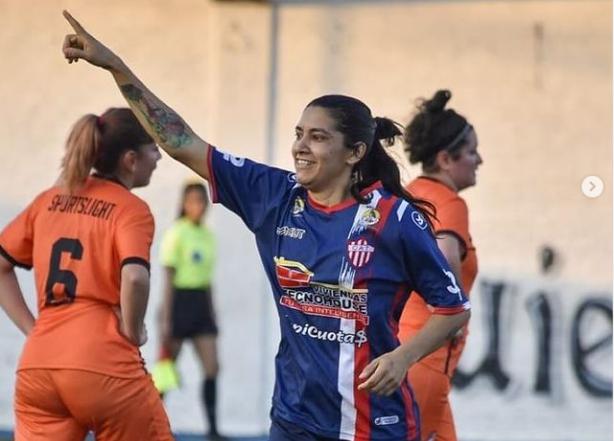 Fútbol femenino: Talleres de Remedios de Escalada, rival de