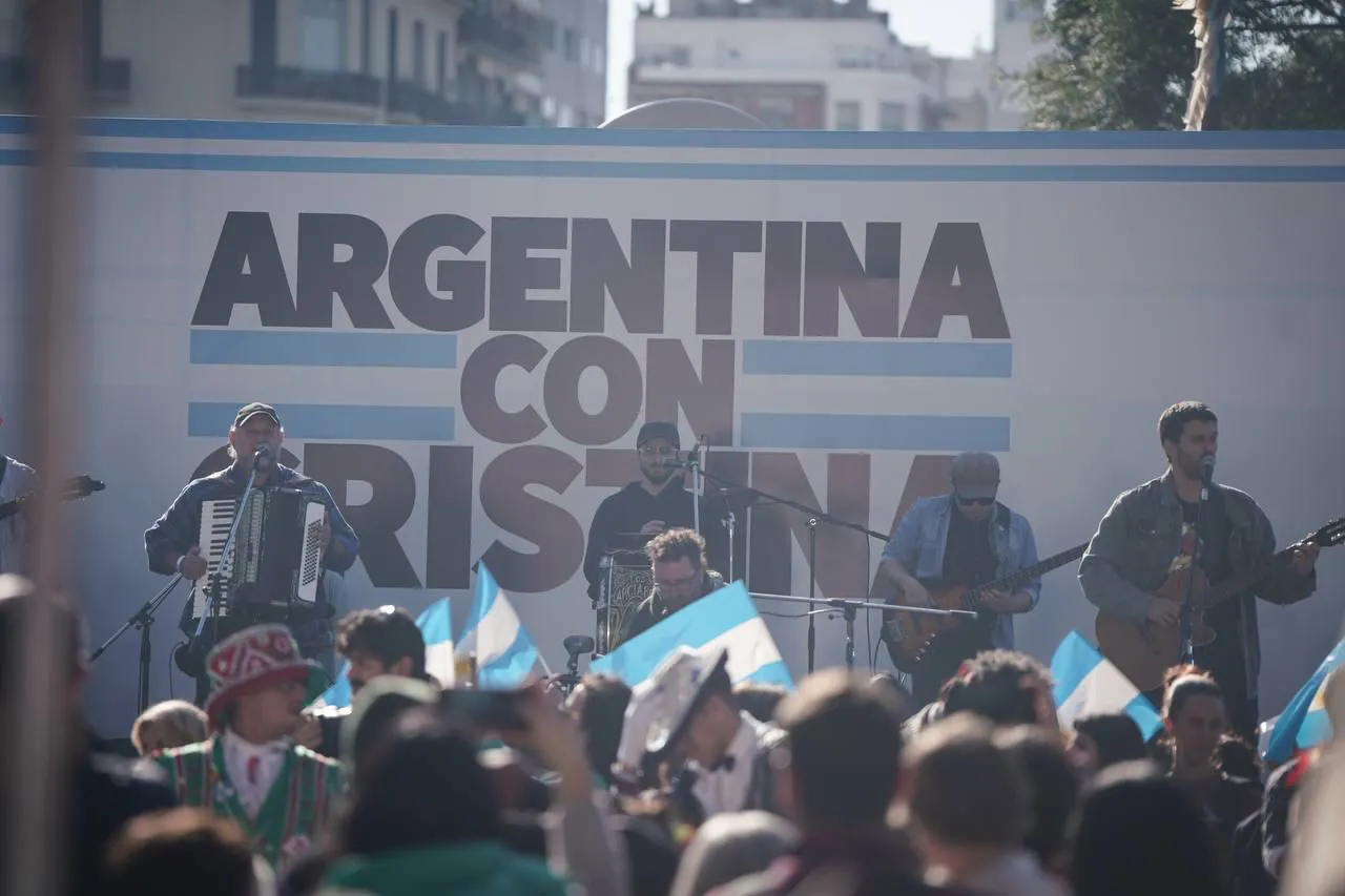 Argentina con Cristina en Parque Lezama (Somos Radio)