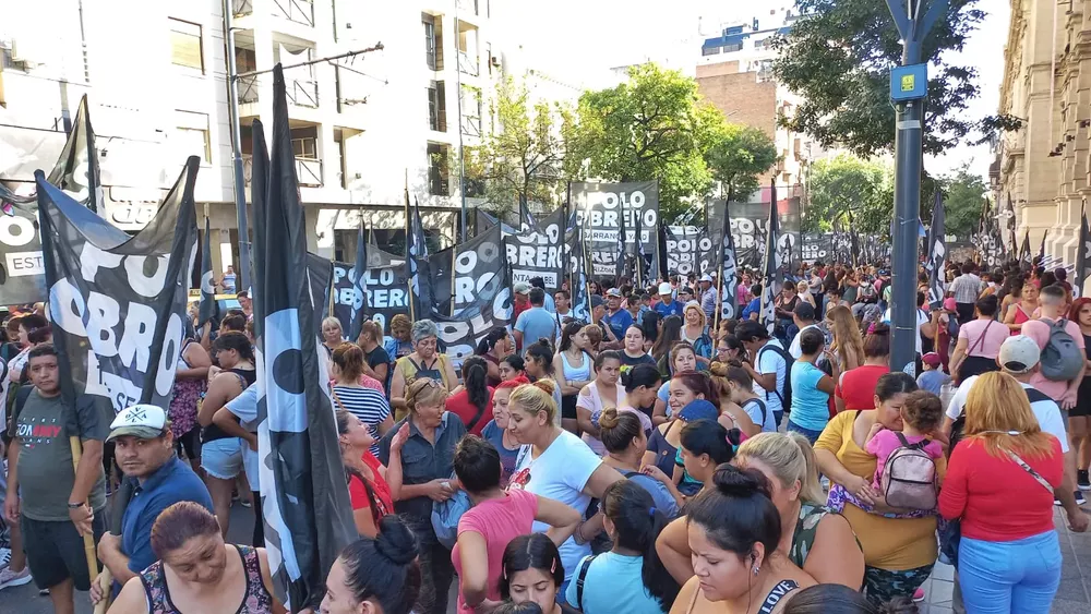 Movilización de Unidad Piquetera en Córdoba 15 03 23 (Soledad Díaz García twitter) 3