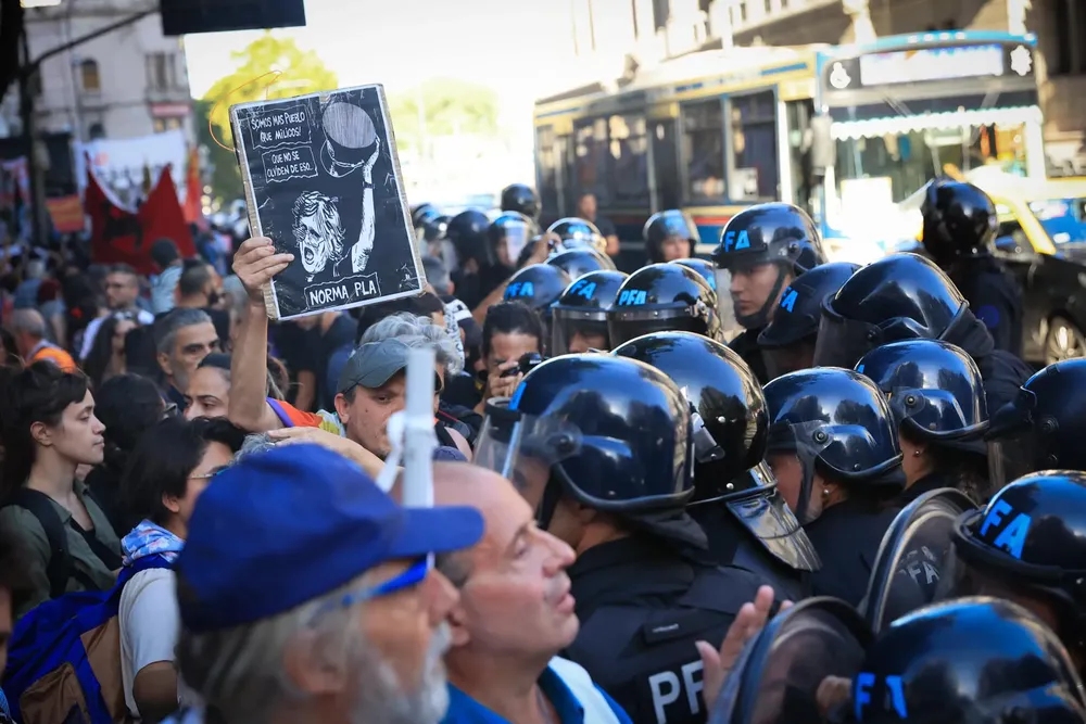 Represión a jubilados (Revista Cítrica)