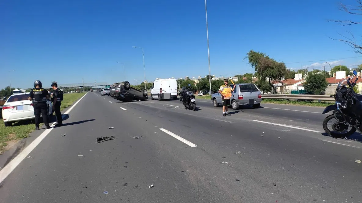 acidente en Circunvalacion by Policia Cba