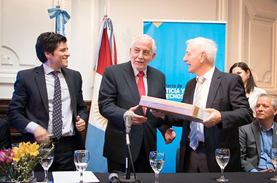 Capacitación-en-DDHH-en-contextos-de-encierro-firma-de-convenio-2