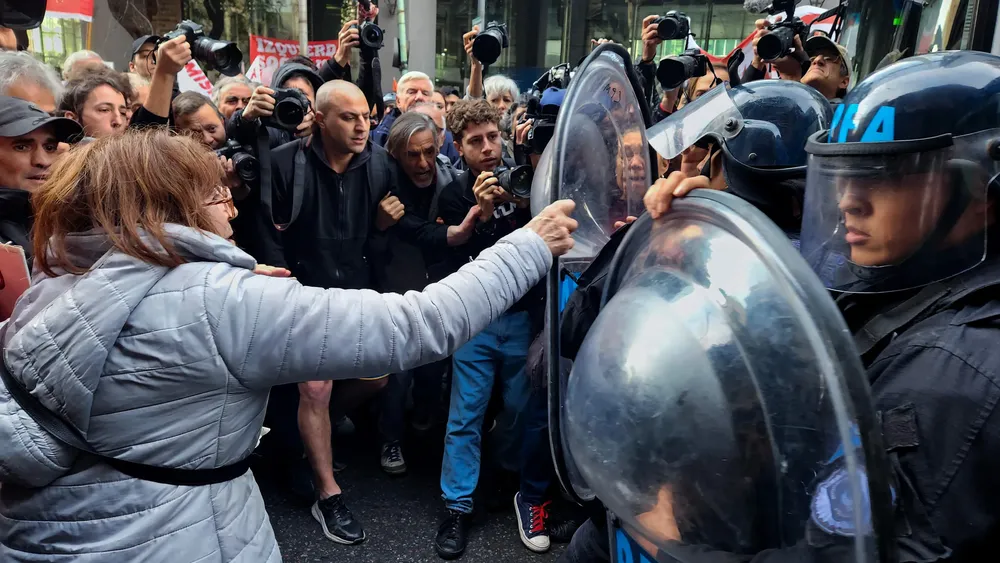 Represión a jubilados by na