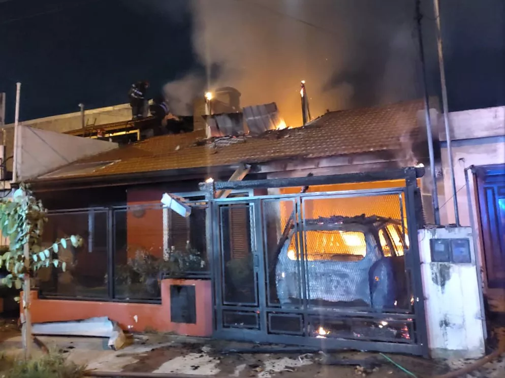 Incendio en barrio santa clara de Asís (policía) 1