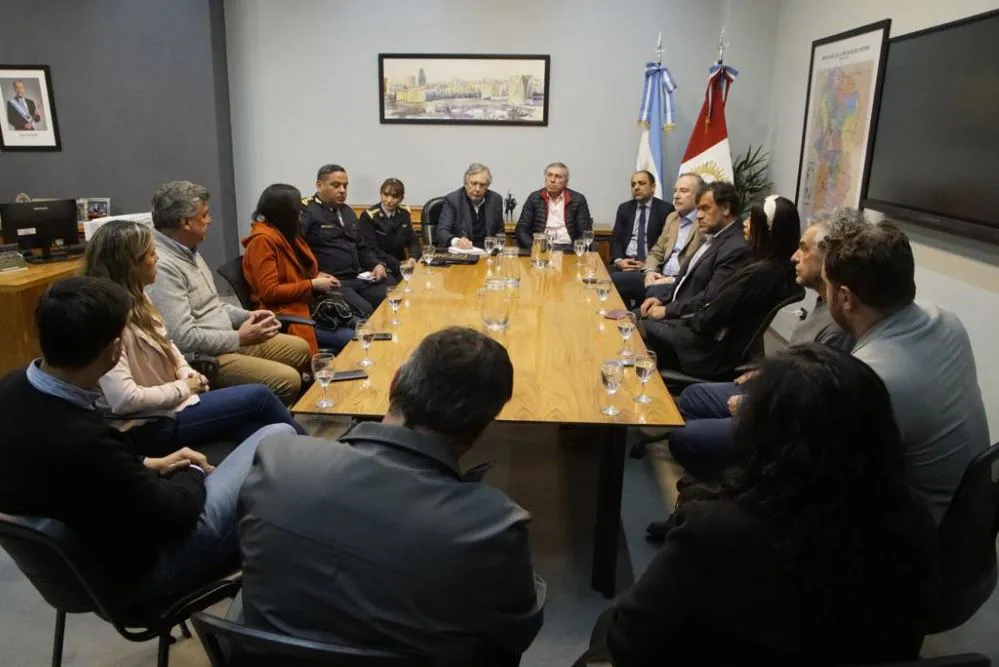 Reunión con Cámaras Empresarias by prensa.cba
