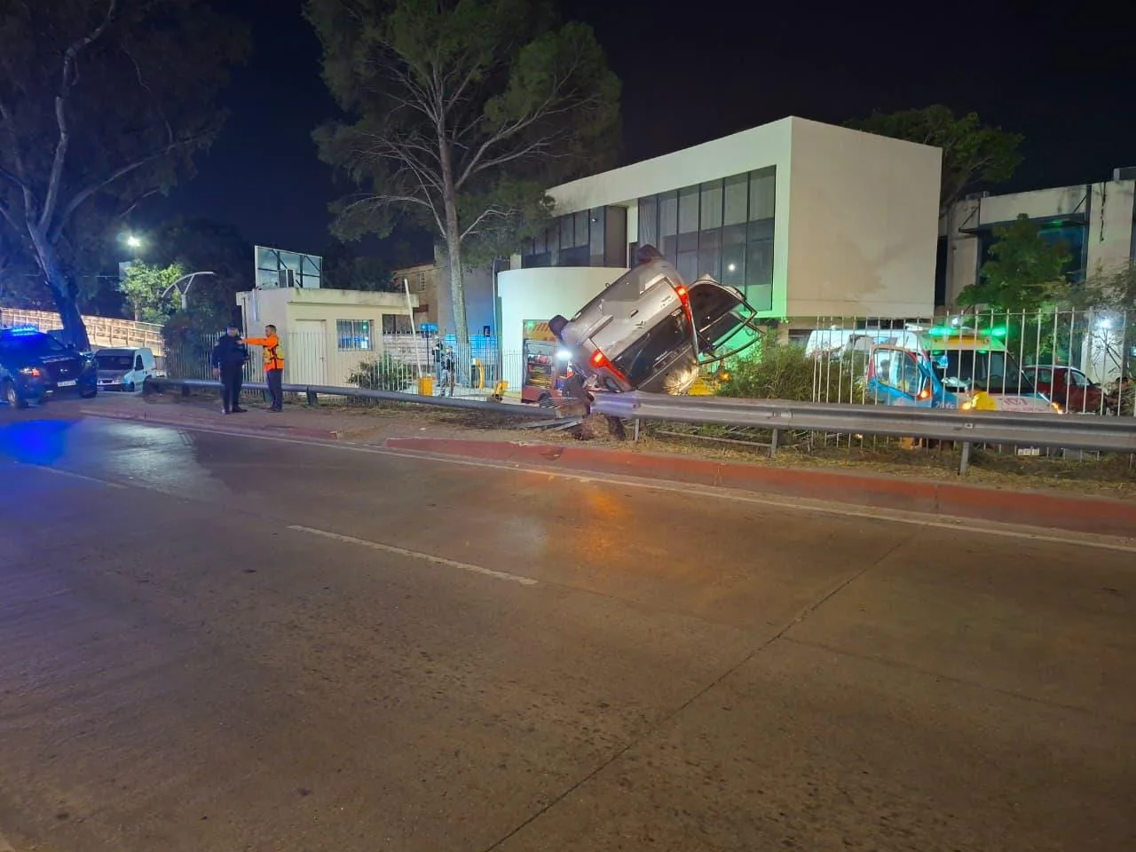 Vuelco en Junios by Policía