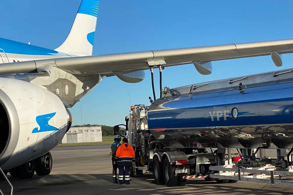 Aerolínas Argentinas + YPF