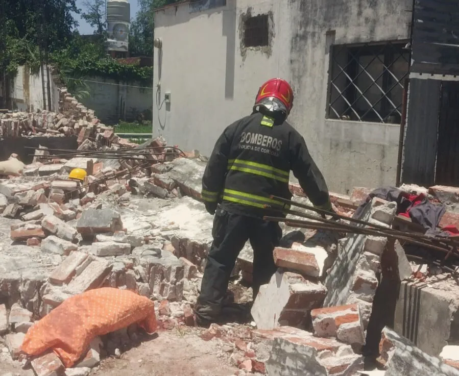 Derrumbe en una vivienda de Villa Belgrano (Policía)