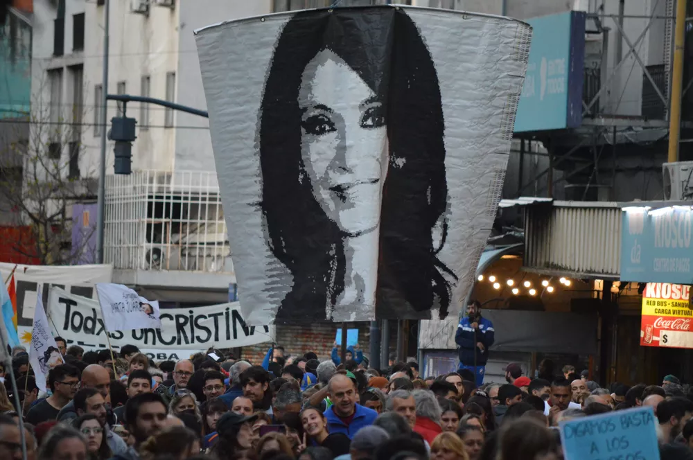 Marcha contra el ataque a Cristina Fernández by Miriam Campos /LNM