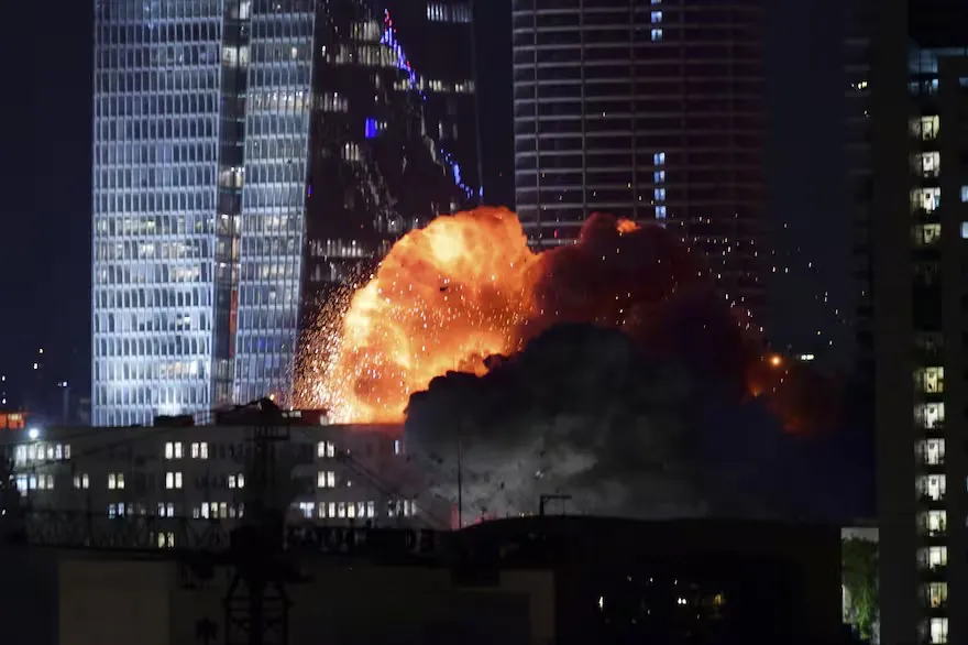 bombardeo irani a isra