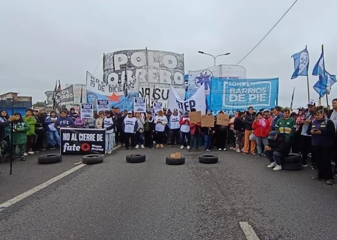 Cortes de ruta en defensa del salario social complementario (UTEP) 013