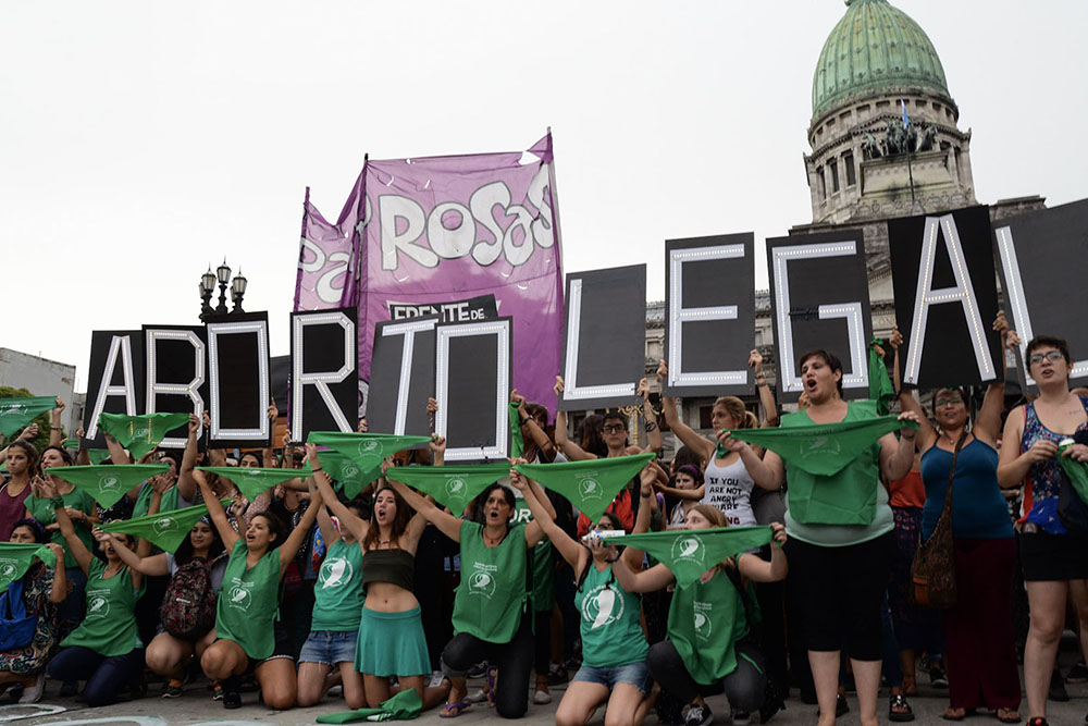 Panuelazo-marcha-protesta-aborto-legal-Congreso-2