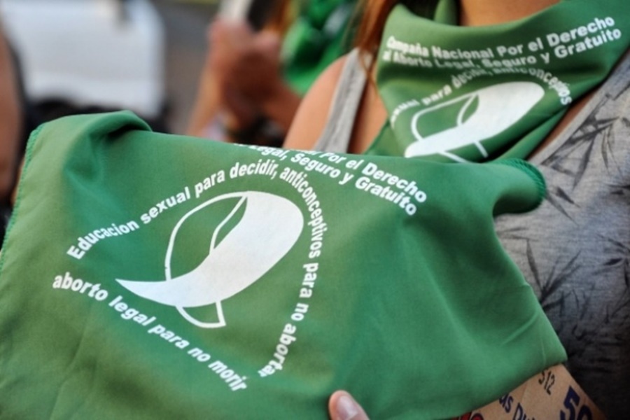 20180426113425_.pañuelazo-aborto-legal-ya-717x437