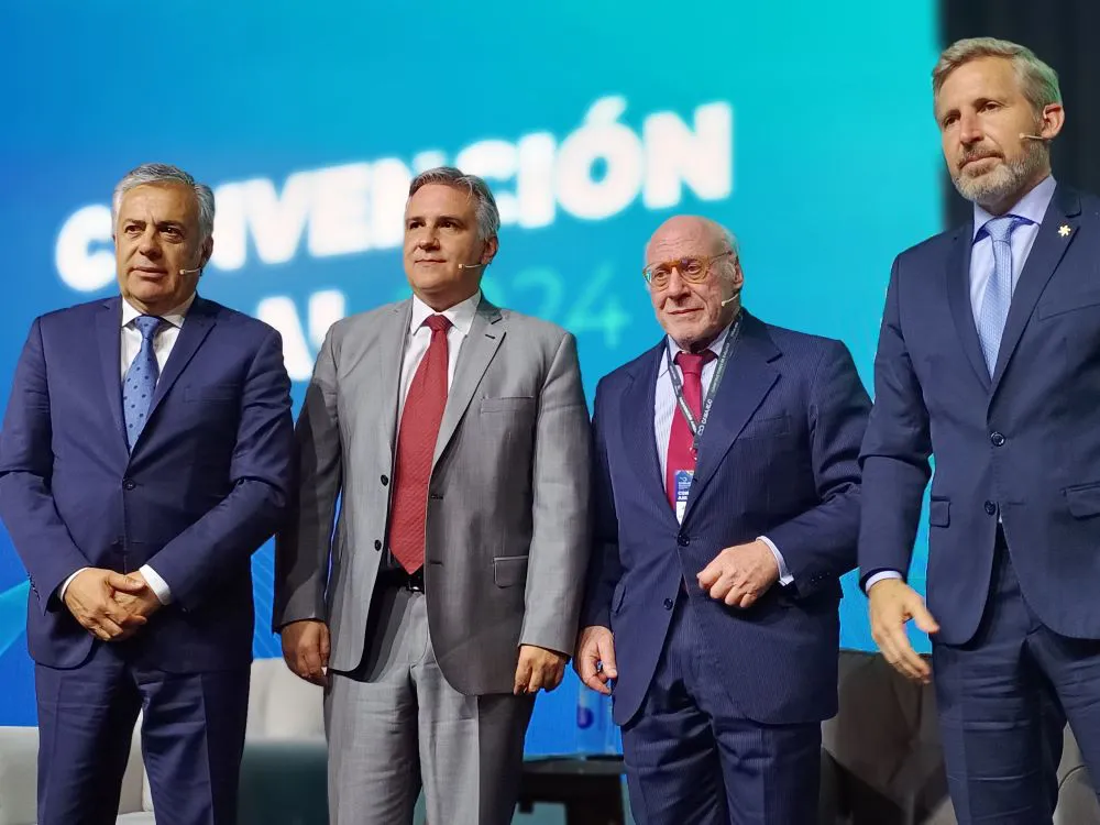 Llaryora y otros gobernadores prensa.cba