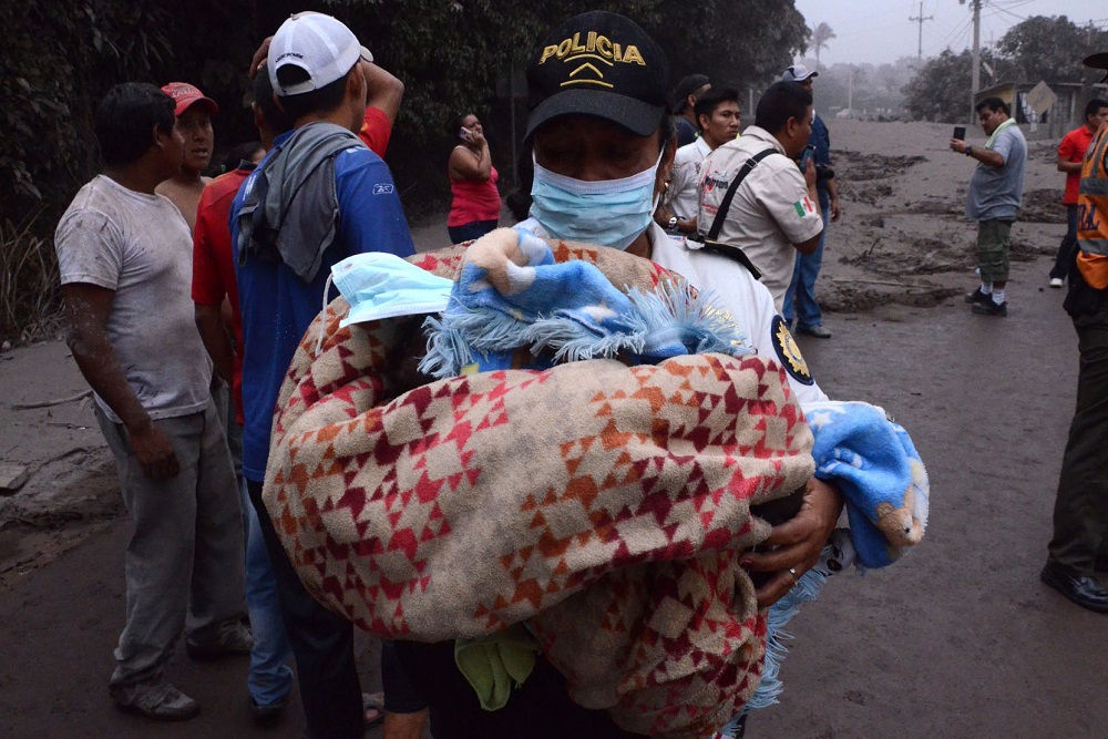 Volcán Guatemala 2 by AFP-Getty Images