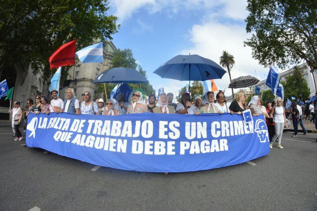 Madres de plaza de mayo by @PrensaMadres