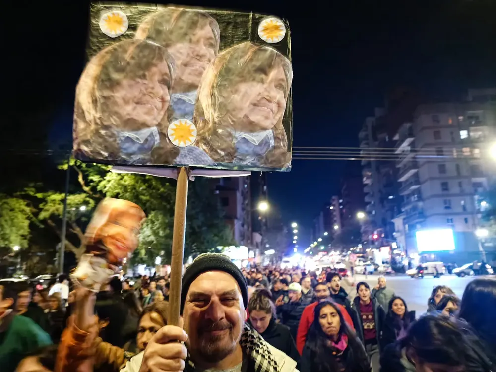 Manifestación en el Patio Olmos por CFK (La Nueva Mañana) 3