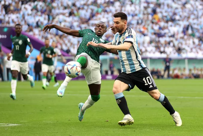 Argentina fue sorprendida y cayó con Arabia Saudita en el debut mundialista 
