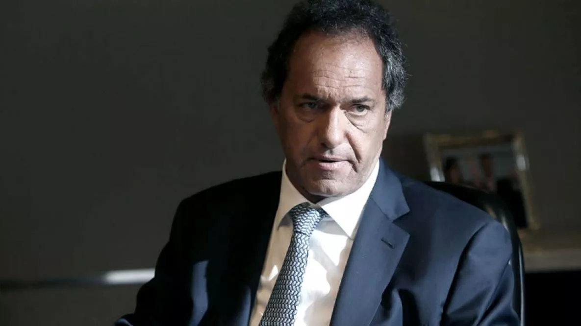 Scioli by Telam