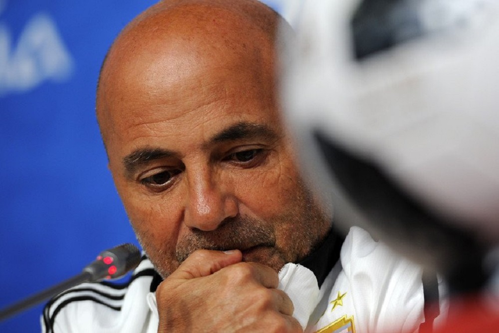 La AFA busca la forma para encarrilar la salida de Sampaoli