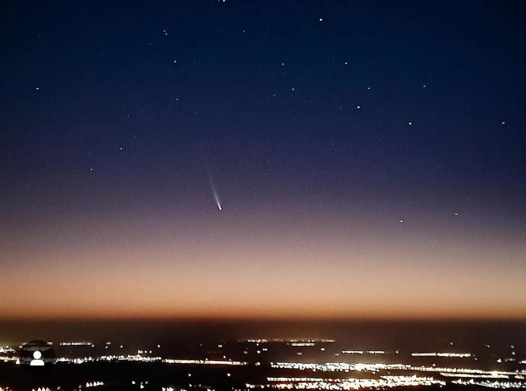 Cometa del siglo by gentileza Plaza Cielo Tierra / Claudia Herrera