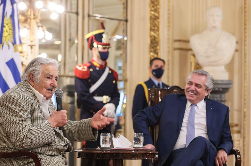 Mujica recibe Collar de la Orden del Libertador San Martín