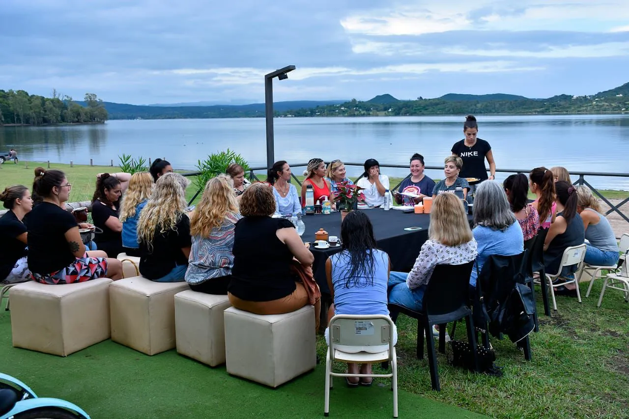 mujeres de embalse (1)