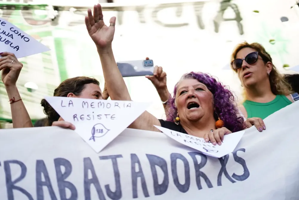 esma trabajadores by X PTS