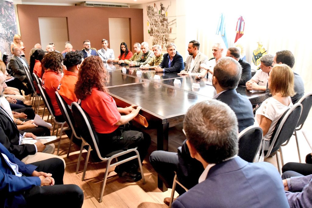 Firma Muni Defensa Civil FFAA by prensa Muni