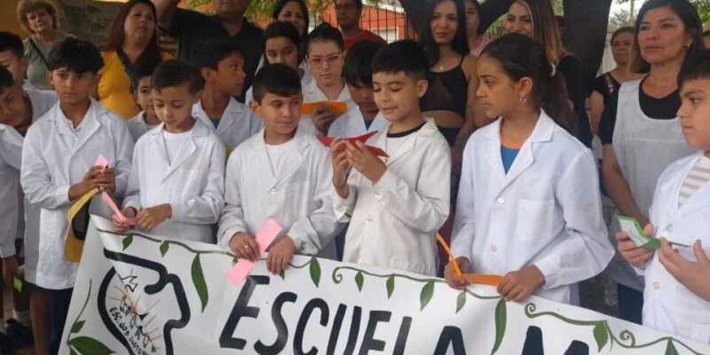 estudiantes reforestación by municipalidad