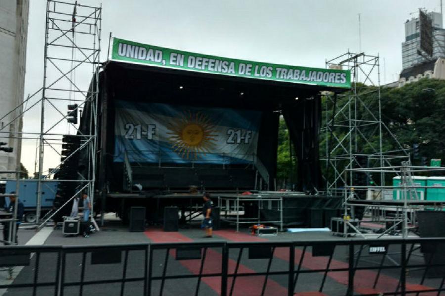 escenario-marcha-moyano by @hernanmundo