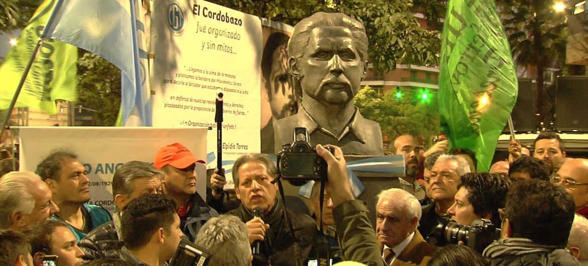 Elpidio Torres busto