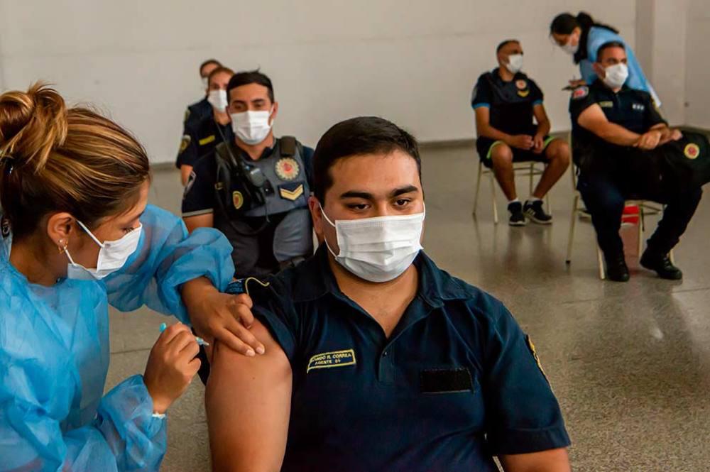 tercera dosis personal de seguridad by prensa Gobierno